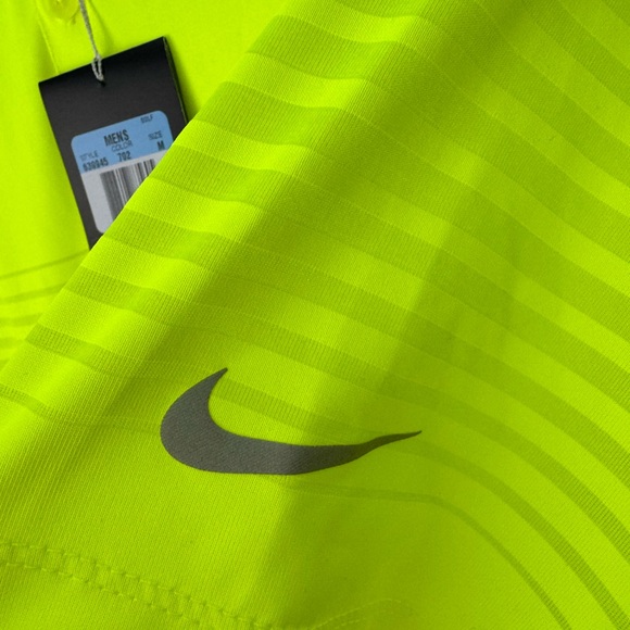 NWT Men’s Nike Golf Shirt size M - Picture 5 of 5